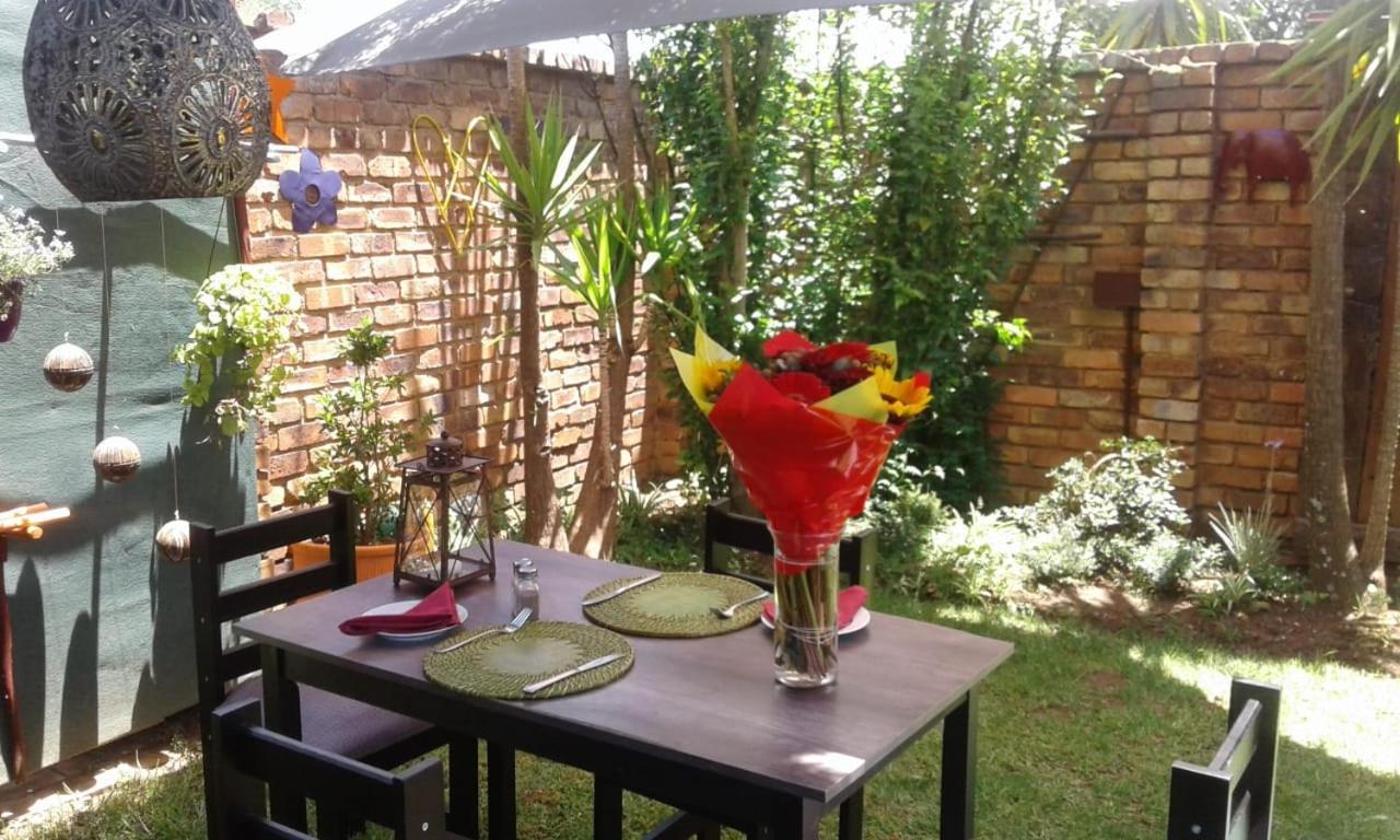 The Lazy Grape Guest Lodge & Spa Benoni Exterior photo